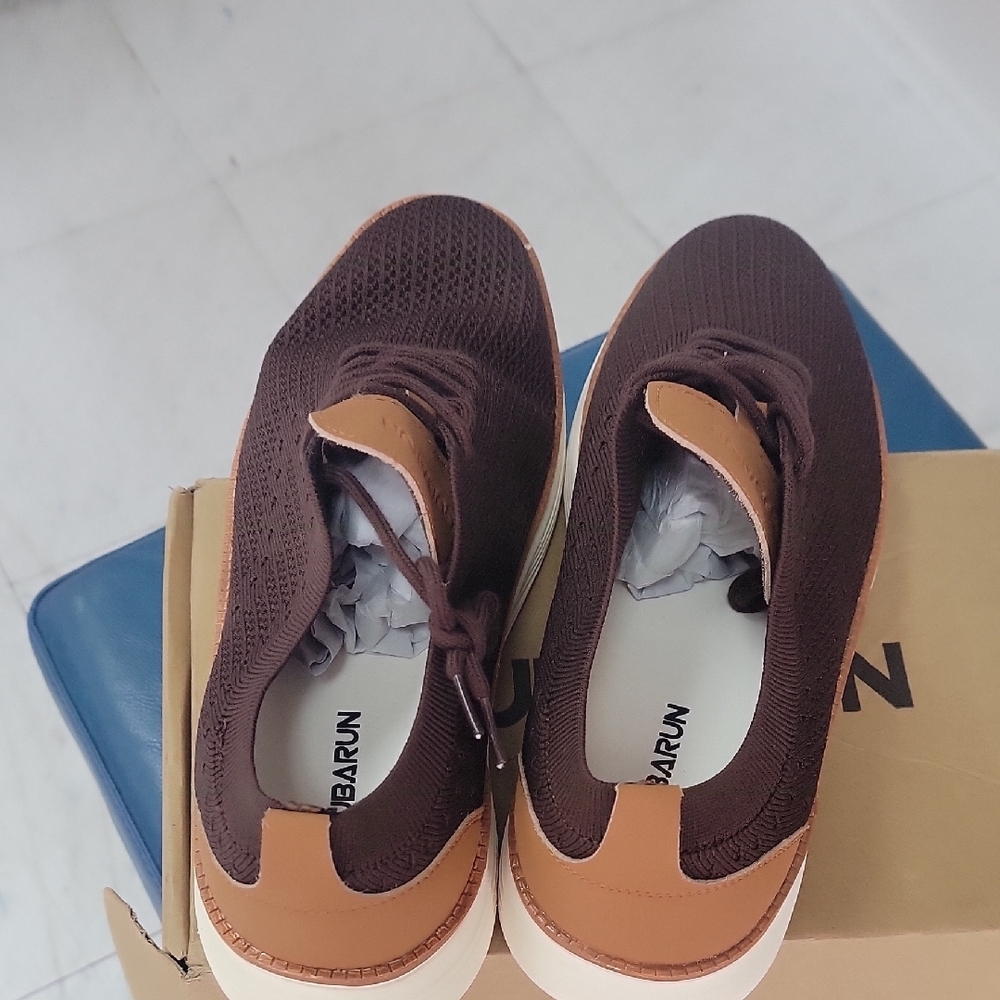 Elegant Brown Knit Men's Sneakers - Picture 4 of 6